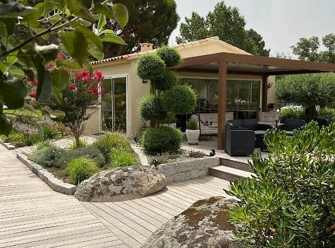 Penzion Les Jardins De Santa Giulia - Charmante Dhte 1 3*