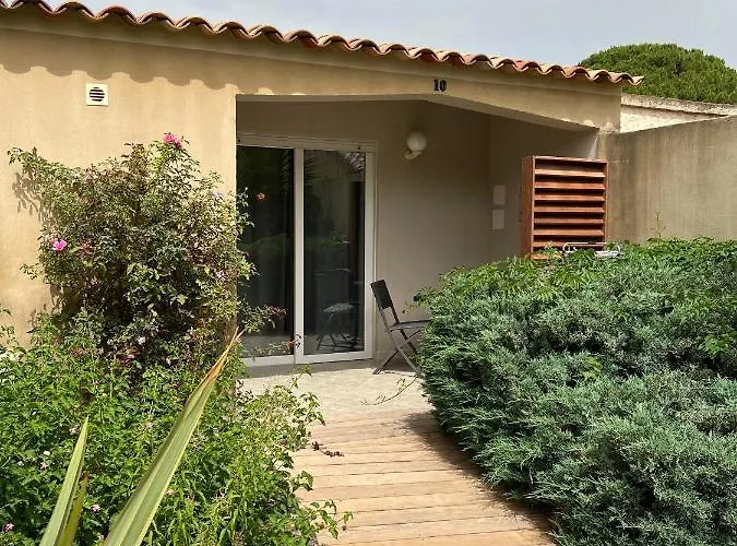 Les Jardins De Santa Giulia - Charmante Dhte 1 招待所 3*